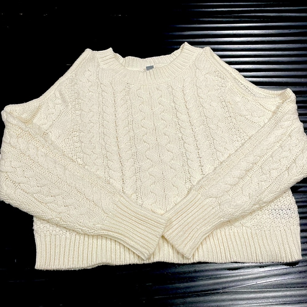 Arie sweater